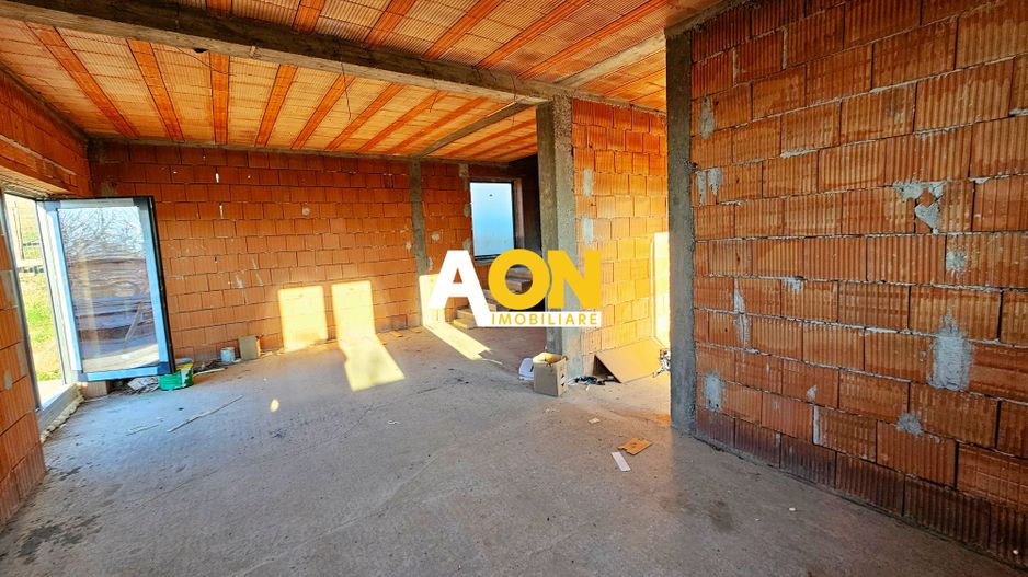 Casa la rosu, 5 camere, garaj, 479 mp teren, com. Ciugud - Poză 4
