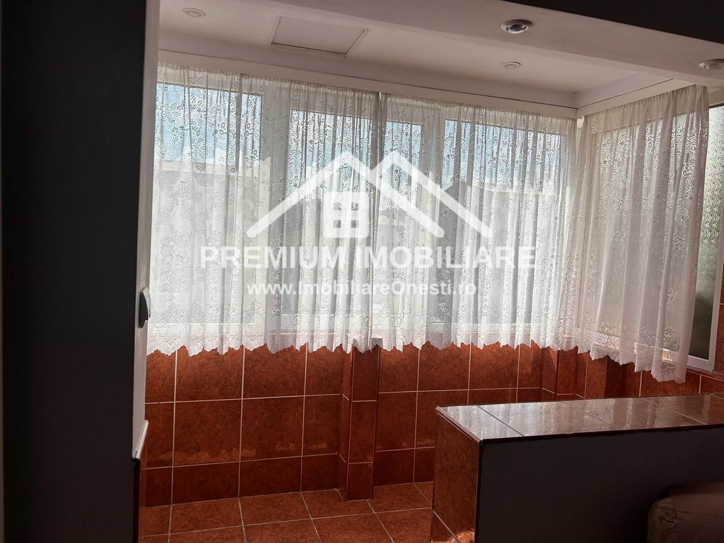 Apartament 2 camere decomandat de închiriat – Zona de Jos - Poză 8