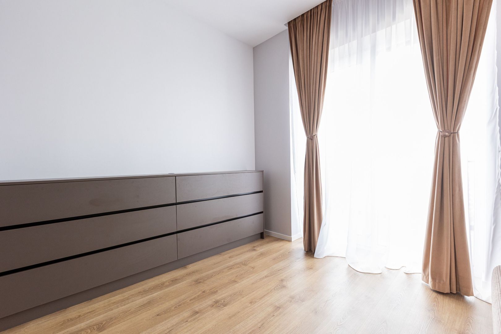 De Inchiriat Apartament 3 Camere de Lux, pe 2 Nivele, Sebastian sect.5 - Poză 13