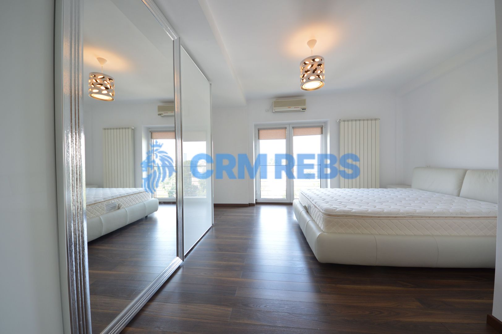 Apartament cu 3 camere în zona Basarab - Poză 4