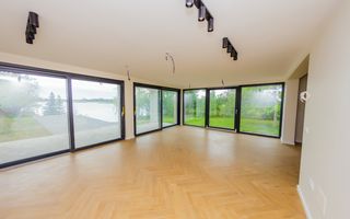 DOMENIU DE LUX DE VANZARE IN APA NORD cu deschidere la lac - Poză 9