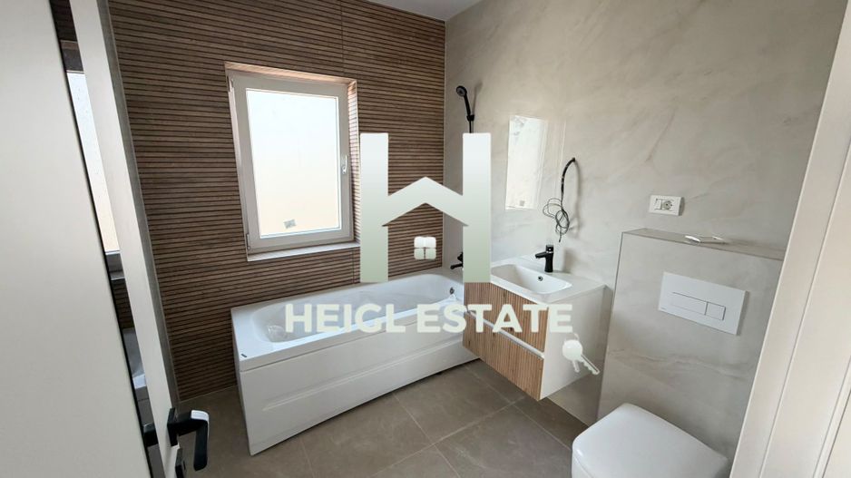 Apartament de tip penthouse cu 45 mp terasa - Poză 2