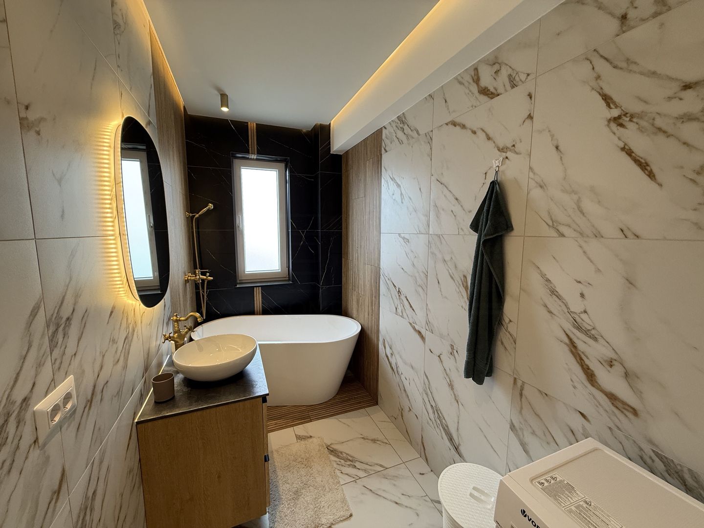 Apartament spațios și luminos cu 3 Camere I Rădăuți - Poză 19