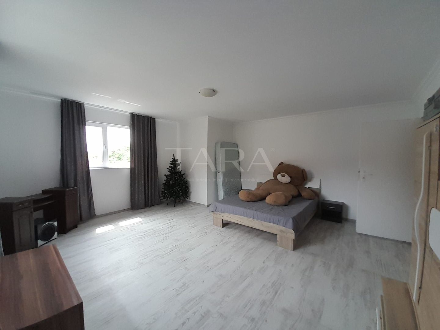 Casă spațioasă, teren generos– Câmpenești - Poză 6