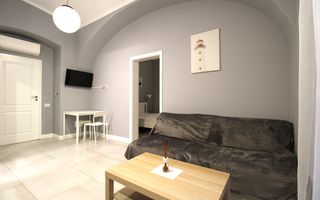 Ultracentral/pietonala, renovat modern; UNIRII - Poză 1