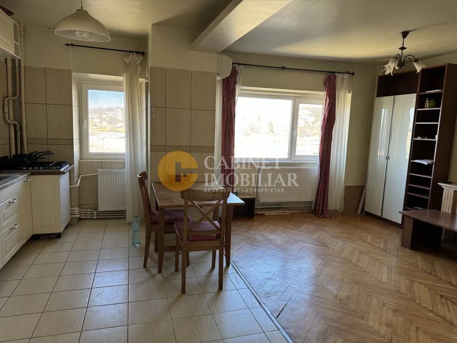 GARA - ARCU - 3 CAMERE DECOMANDAT - Poză 2