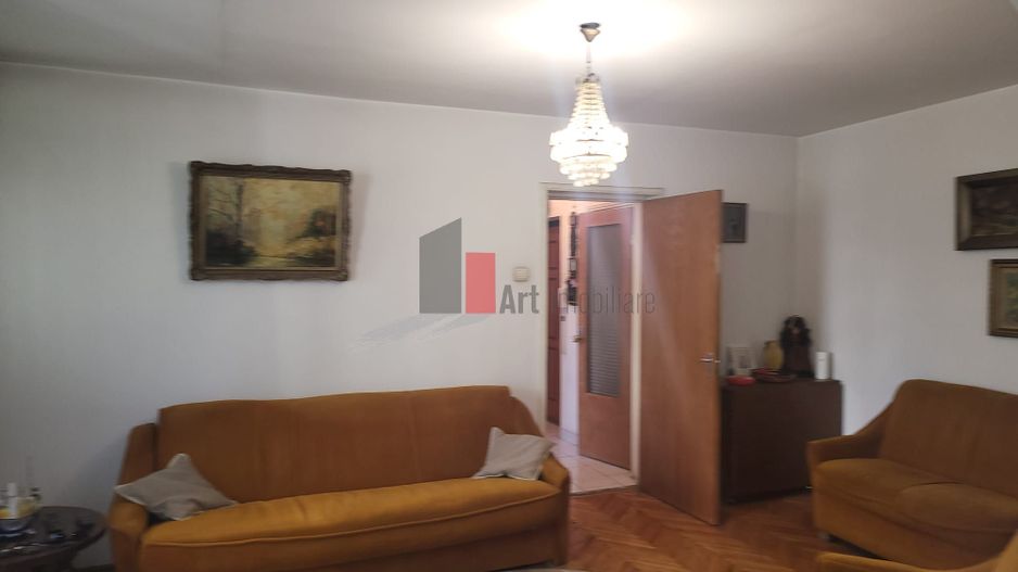 Apartament 3 camere transformat in 2 camere Titan - Poză 1