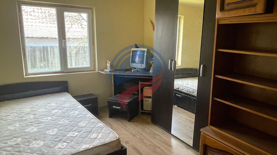 Casa in Predesti - Poză 4