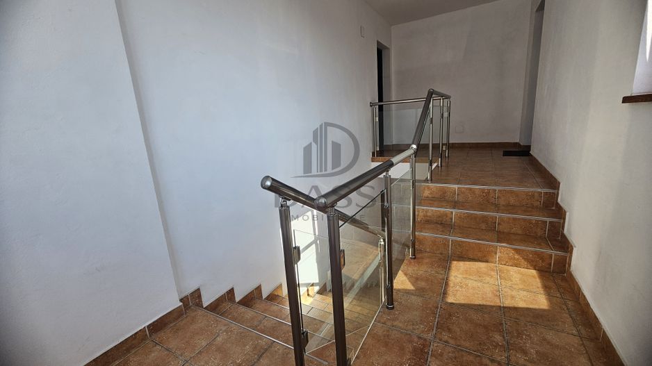 Apartament de inchiriat 6 camere 179 mp Etaj 2 + mansardă - Poză 13