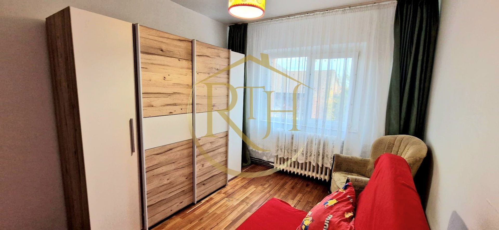 Ofer spre închiriere apartament 3 camere,2 bai, zona Lipovei, 400 euro/lună. - Poză 8