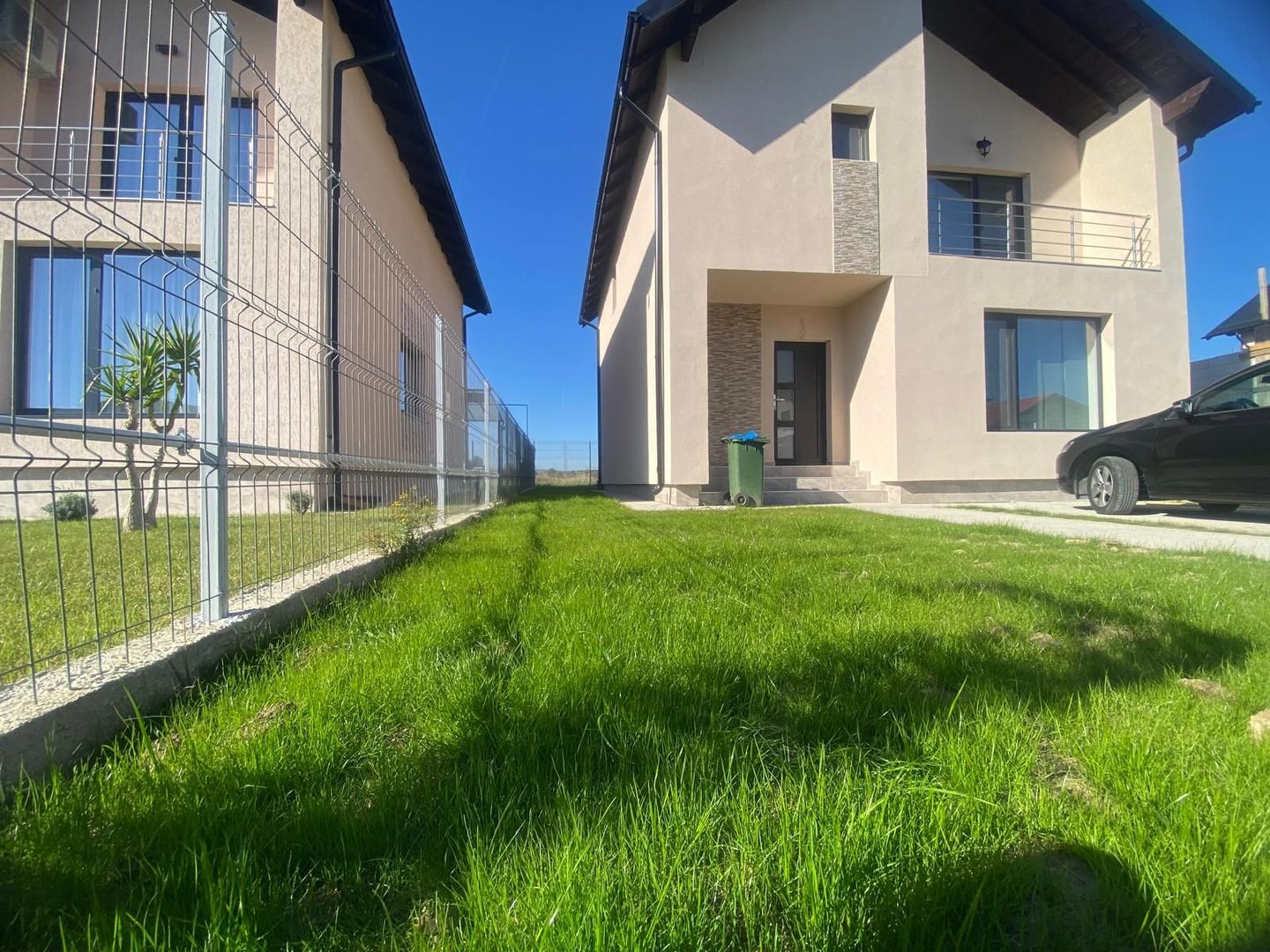 Casa la cheie! Vanzare casa cu 4 camere in Priseaca - Poză 1