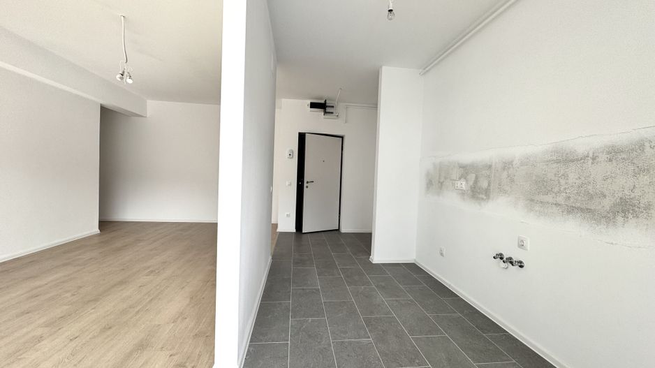 3 camere. Dormitor matrimonial cu baie en-suite. 83 mp Utili. - Poză 11