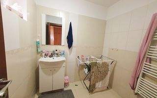 Casa pt 2 familii sau pt. clinica medicala, 8 camere, 486 mp teren - Poză 9