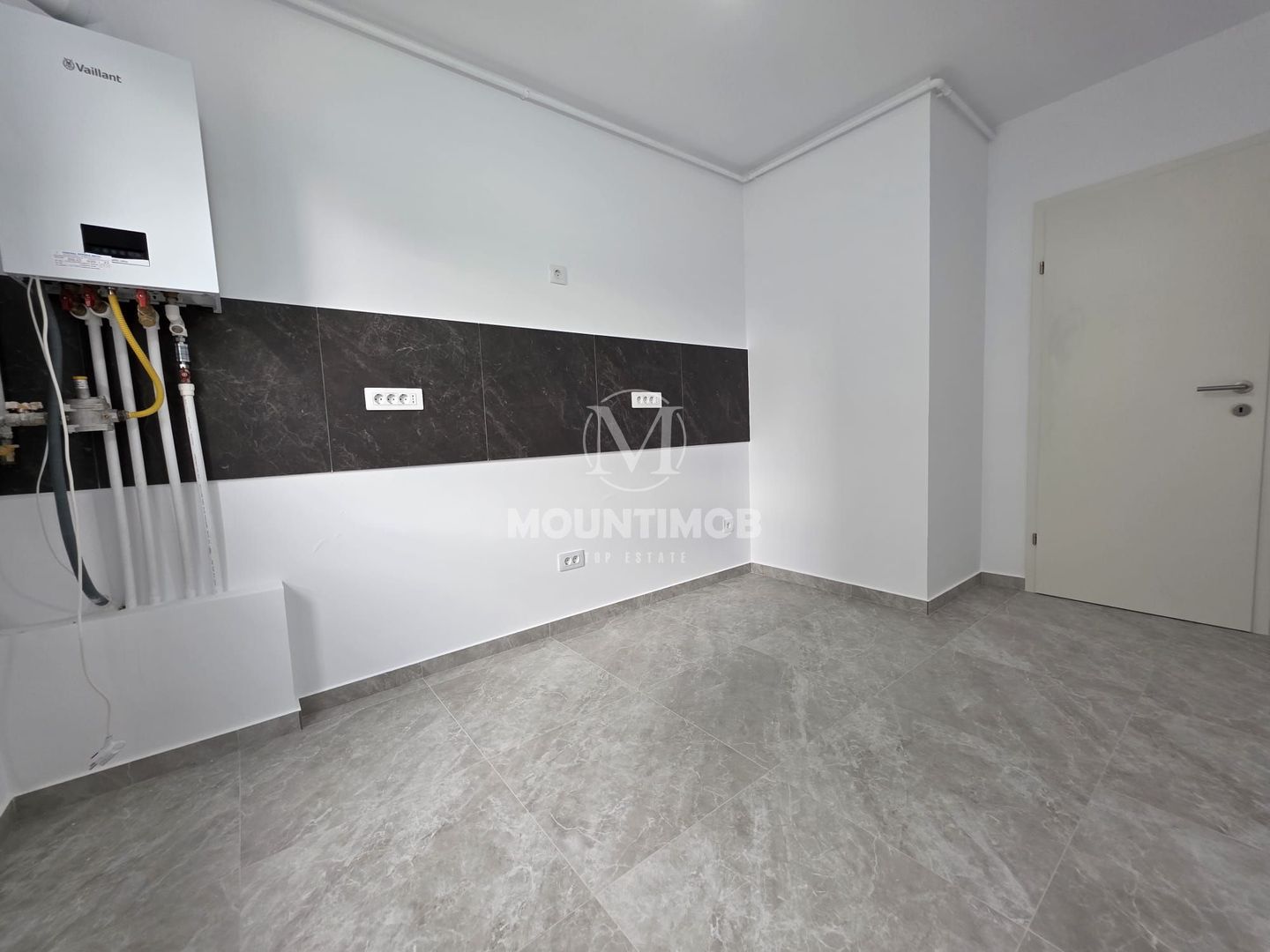 Comision 0%,  Apartament 3 camere, boxa, parcare, Tractorul | N. Labis - Poză 9