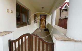 Casa de vânzare cu 8 camere de tip P+E+M in zona Rogerius, Oradea - Poză 31