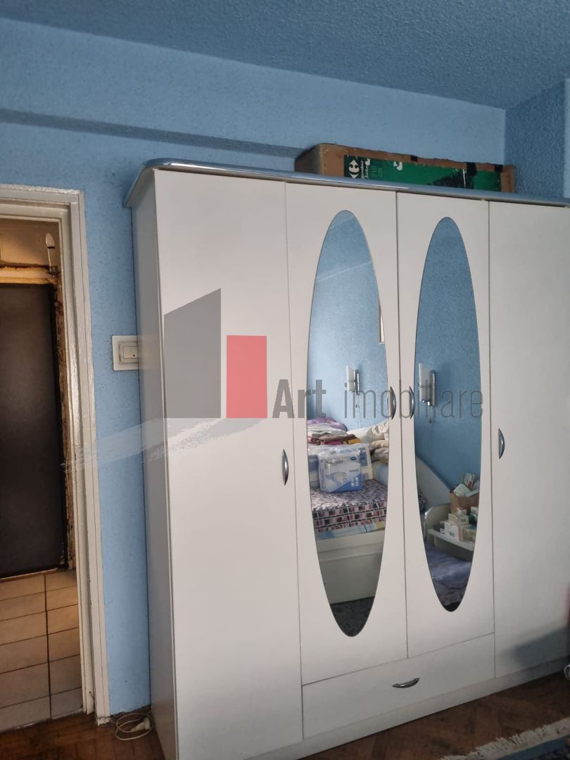 APARTAMENT 3 CAMERE -PIATA ROMANA - Poză 9