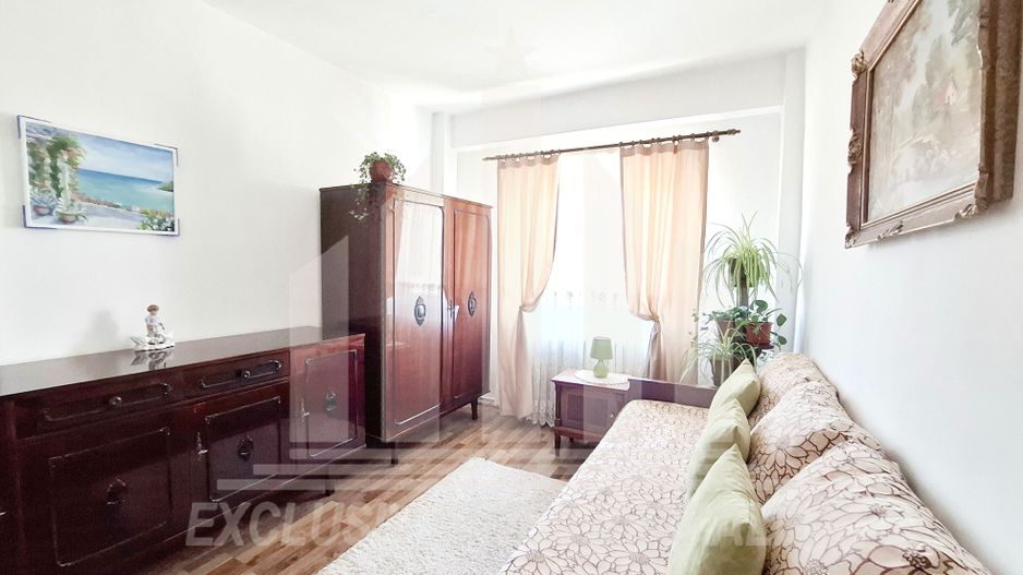 Apartament cu 3 camere de vanzare, Cetate - Poză 4