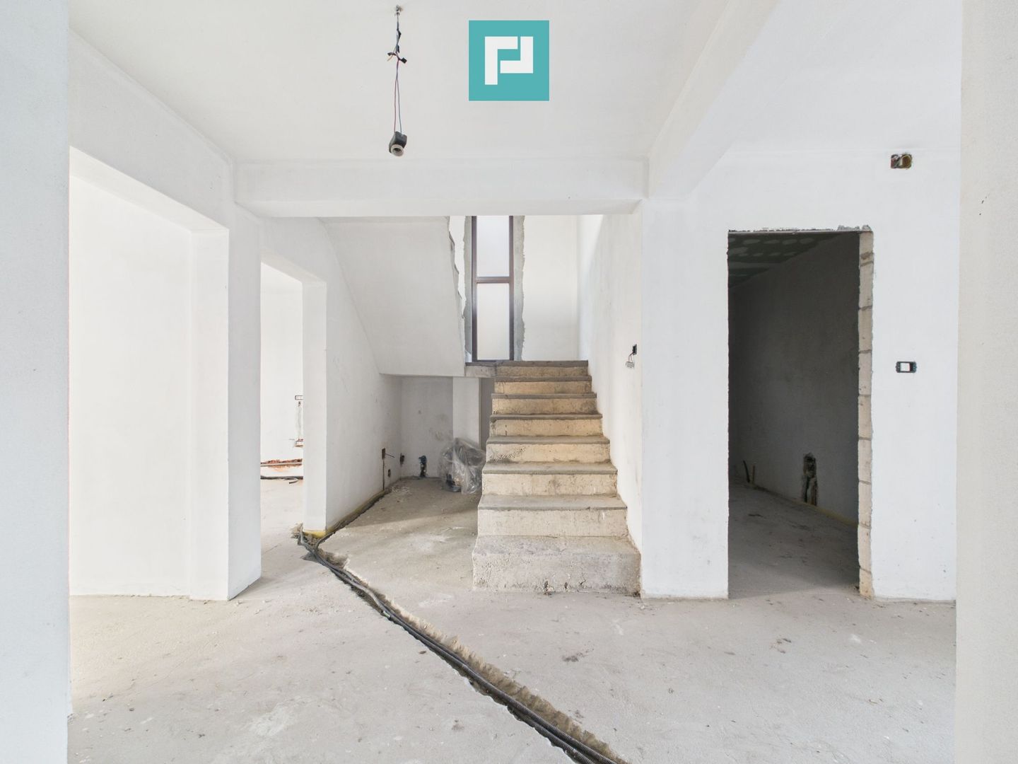 Casă individuală cu 6 camere în Sânandrei - Poză 6