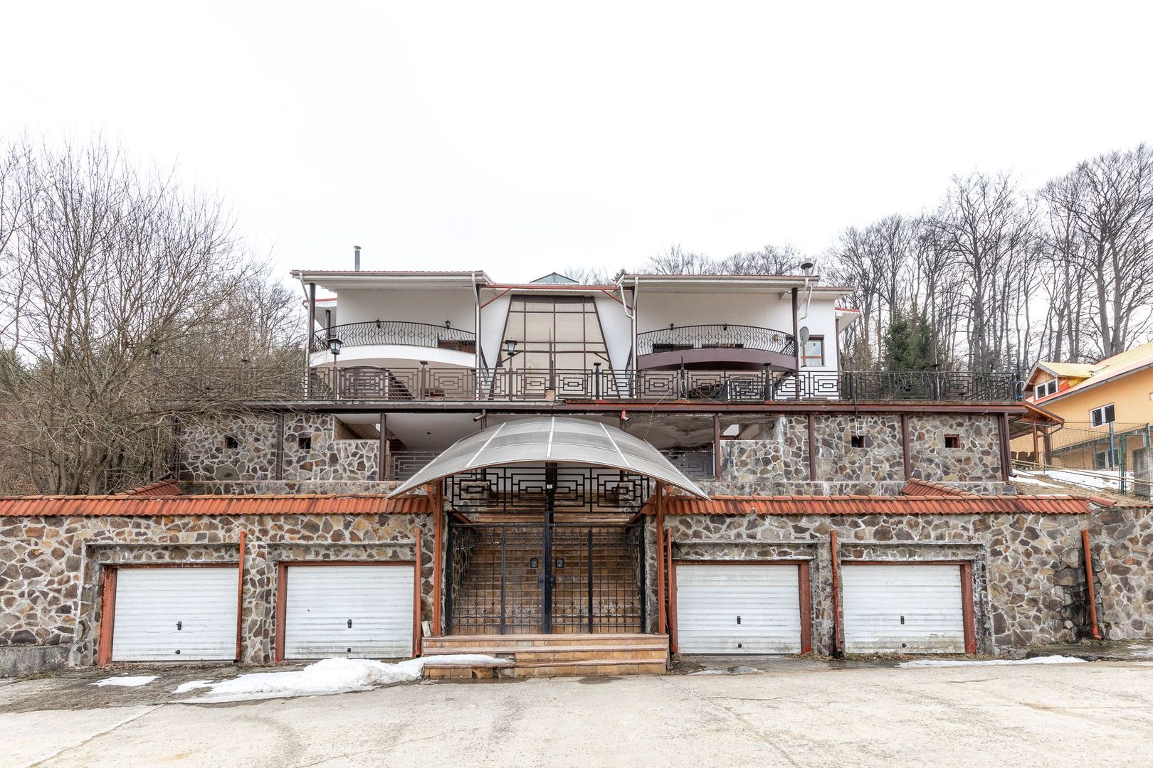 Exclusivitate - Imobil constructie 2001, priveliste deosebită, - Poză 3