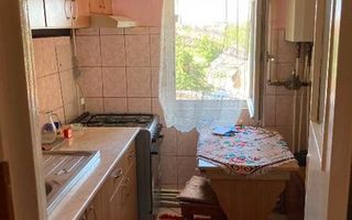 BRASADAS vinde ap 2 cam etaj 3/4 Carpați 1. - Poză 2