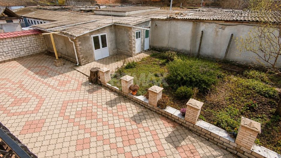 Casă 210 m² cu 5 dormitoare și teren 10 ari – Euroreparație | Drochia, str. Grigore Ureche - Poză 9