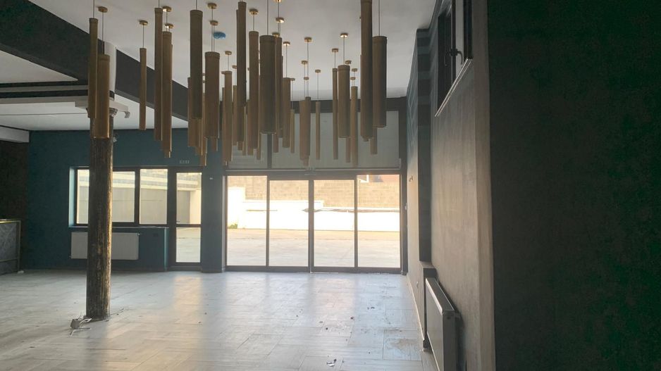Spațiu comercial de închiriat | Cajvana | 300 mp + terasă 300 mp - Poză 2