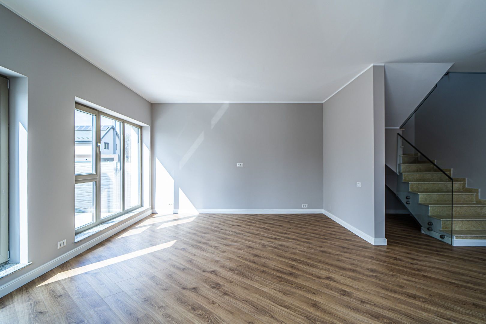 Casa individuala 5 camere / Finisaje Deosebite / Otopeni / Mutare Imediata - Poză 1