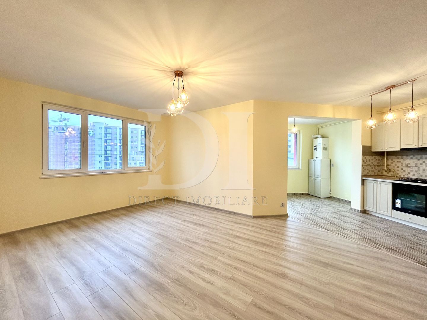 Apartament 3 camere, de vanzare  in Zona BMW / Floresti - Poză 4