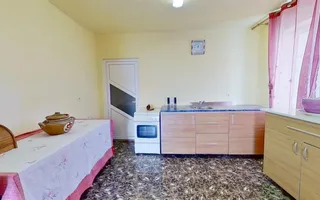 Proprietate pe 2 niveluri, curte individuala si garaj, cartier linistit, Rasnov. - Poză 28