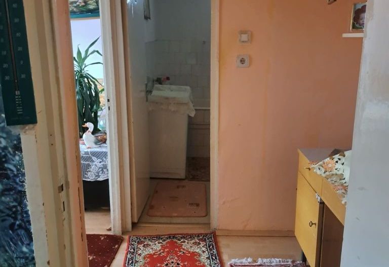 BRASADAS vinde ap 2 cam etaj 4/4 in Micro 16. - Poză 3