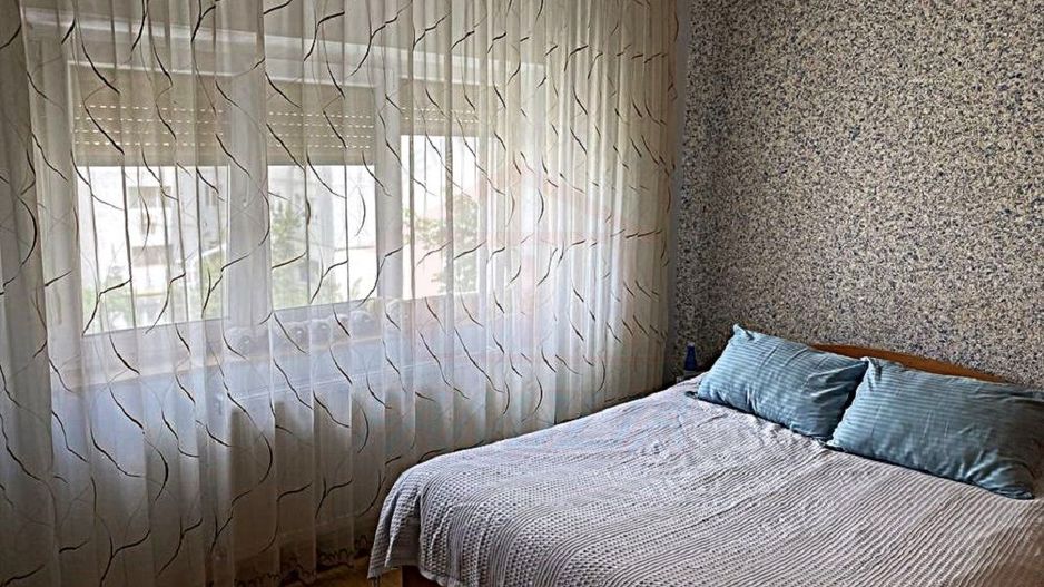 550 Euro inchiriere apartament cu 3 camere, etaj 3 din 8, zona peco BK - Poză 5