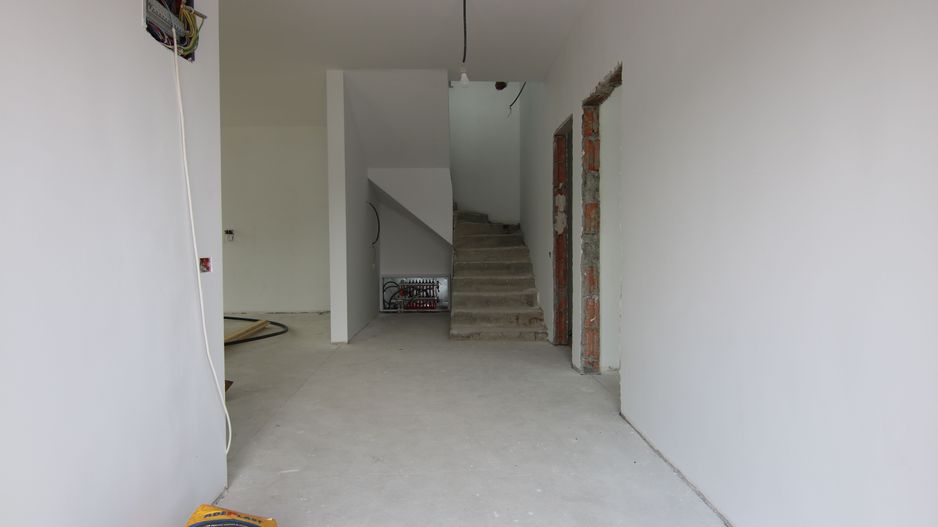 Vilă-Otopeni, 4 camere, 3 bai, 2 locuri de parcare, finisata la gri, COMISION 0% - Poză 9