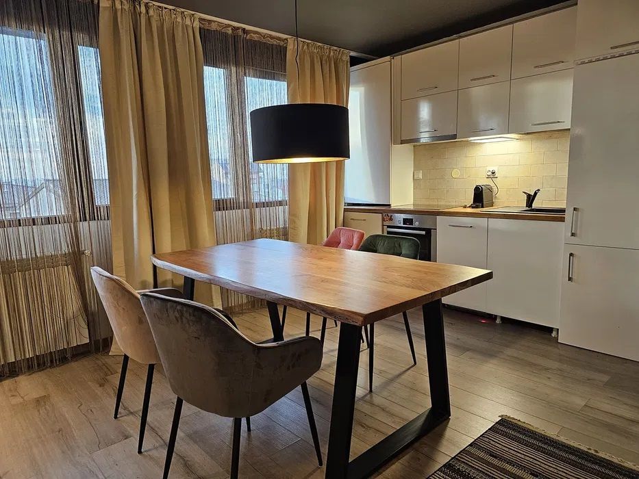 inchiriez apartament 3 camere - Poză 1