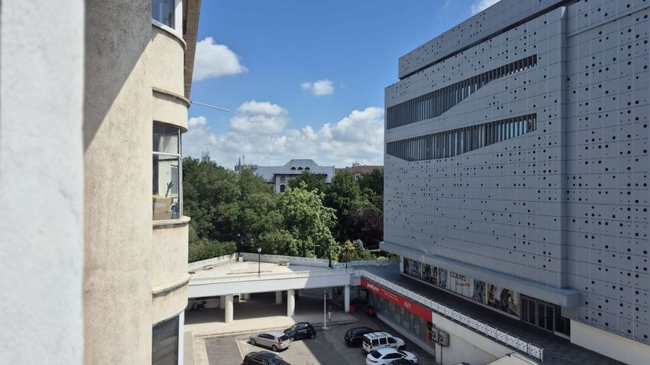 Apartament ultracentral, 3 camere, cu priveliste impresionanta, langa Mercur - Poză 24