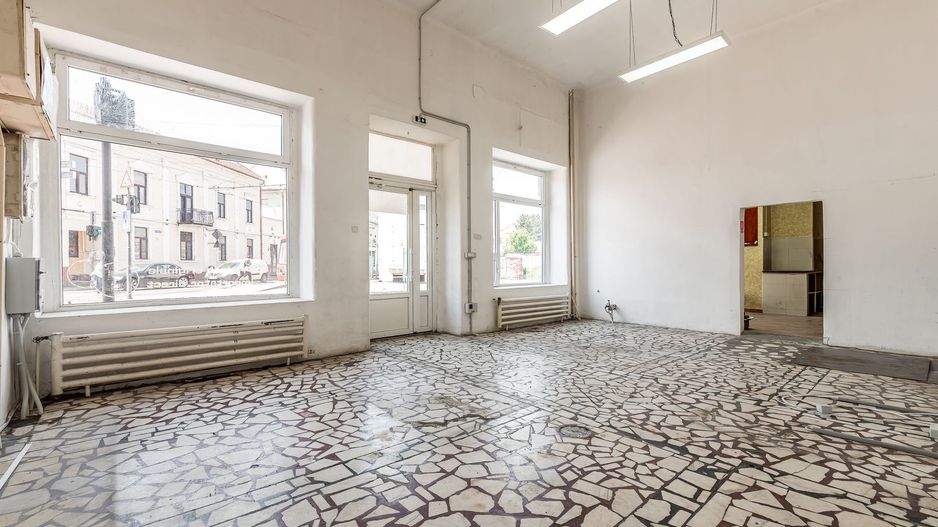 Spațiu comercial spre închiriere | Zona Boul Roșu – Palatul Steiner - Poză 4