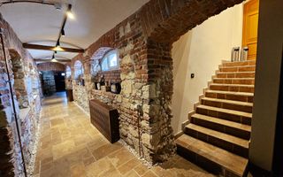 Clădire istorică ultracentrală, PUB + 13 birouri, S+P+M, renovată 2024 - Poză 9