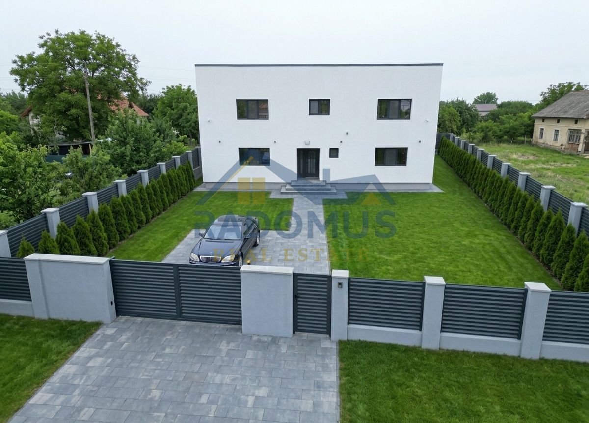 Vila Tătărani - 280 mp utili - 500 mp Teren - 8 Camere + 4 Băi - Poză 1