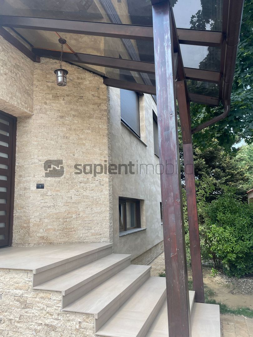 VILA IN ORADEA - Poză 2