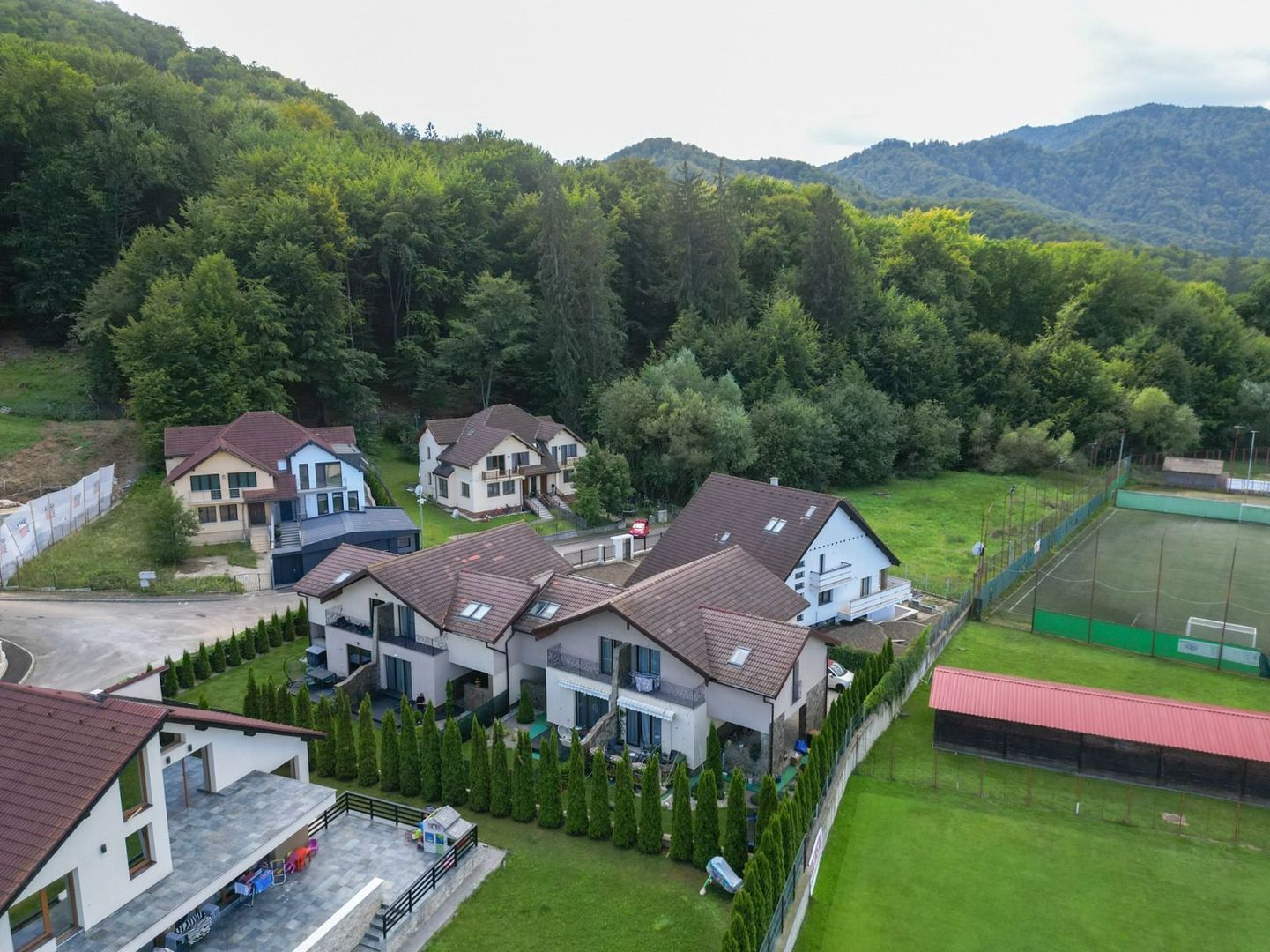 Casă de închiriat în cartierul exclusivist - Green Valley - Poză 7