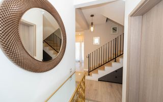 Vila in Tunari cu garaj si spatii de depozitare - Poză 16