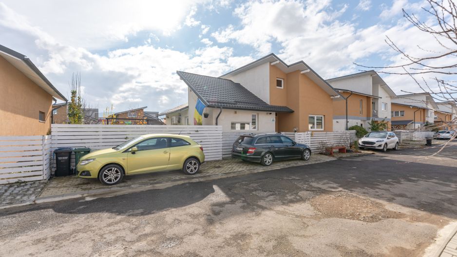 Casa mobilata utilata modern cartier Izvor Tarlungeni Brasov - Poză 19