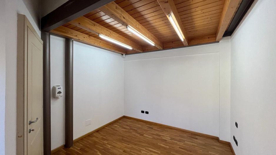 Spațiu de birouri de 80mp de închiriat în zona Ultracentral - Poză 16