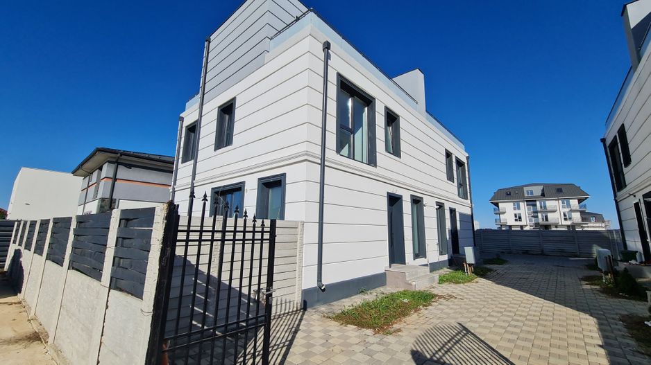 Otopeni str 23 August! Vila 5 camere la calcan pret fara concurenta! - Poză 1