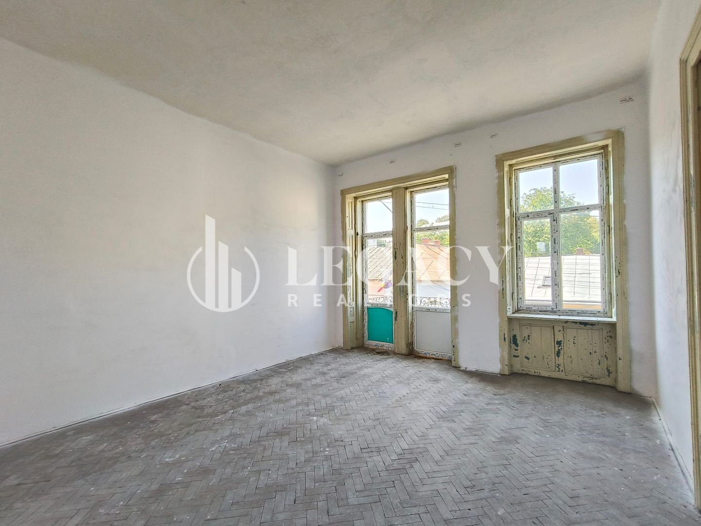 VÂNZARE/SCHIMB CU TEREN  - Clădire interbelică, centru oraș Siret - Poză 21