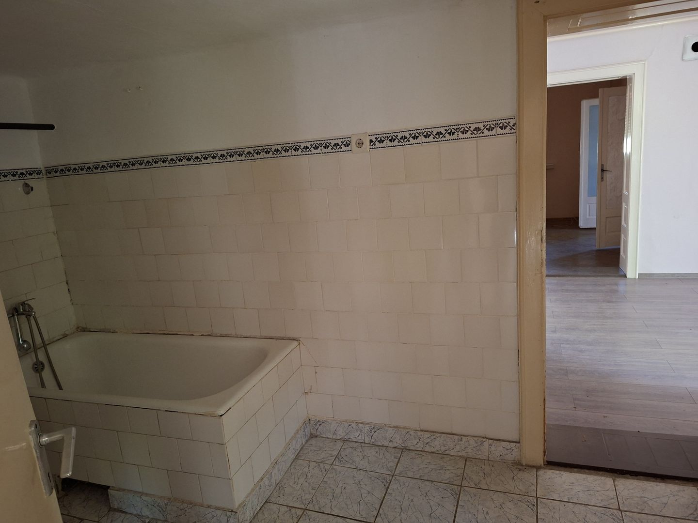 BRASADAS vinde casa 3 cam cu teren 5 ari in 14 Mai. - Poză 7