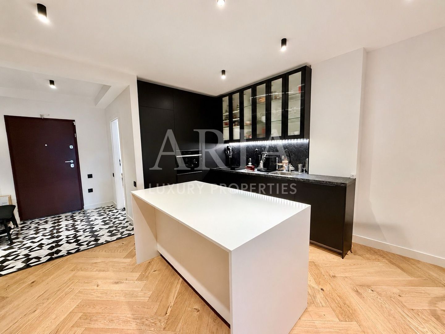 ELEGANT TOWNHOUSE | PRIVATE GARDEN | PANORAMIC TERRACES | - Poză 12