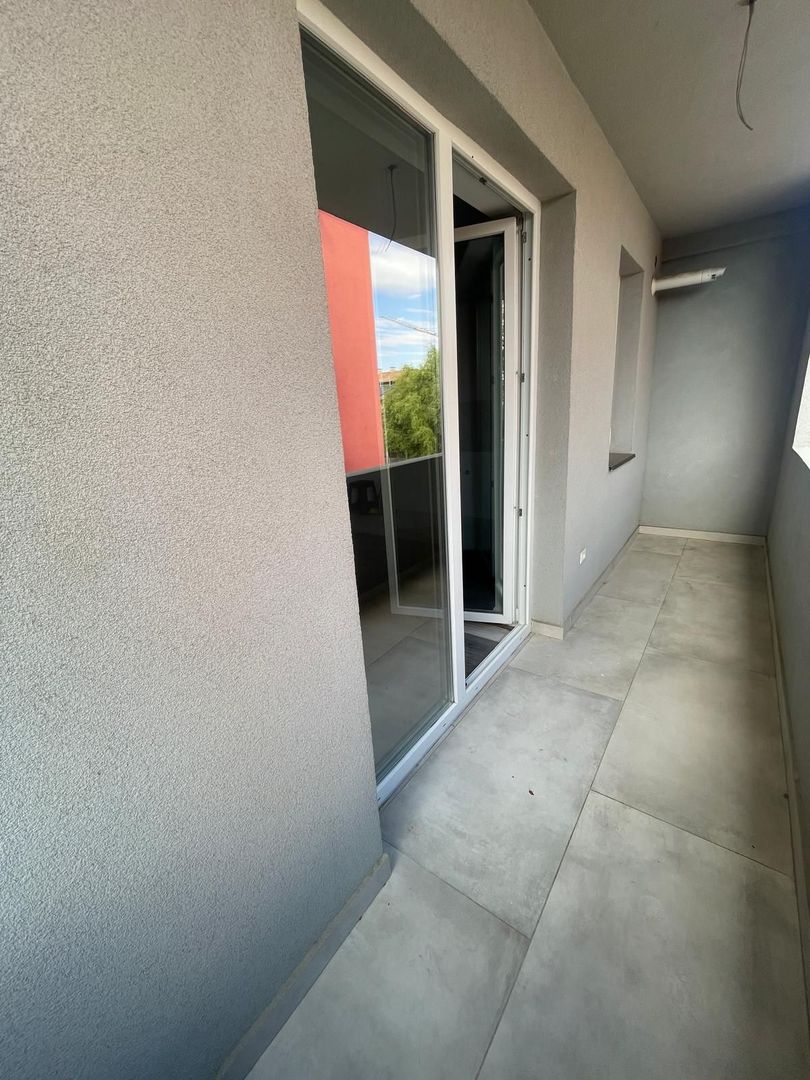 Giroc-Eso | De Inchiriat | 2 Camere | Nemobilat | Loc de parcare - Poză 7