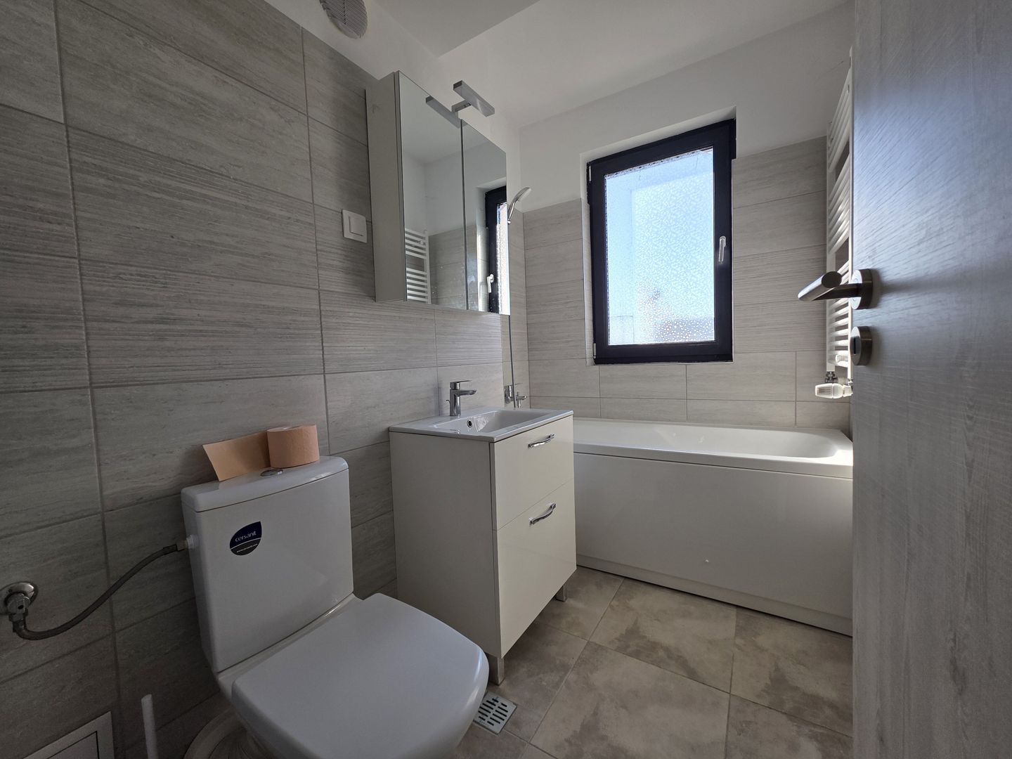 Apartament 2 camere Pipera Rond OMV Pipera Plaza loc parcare subteran - Poză 5