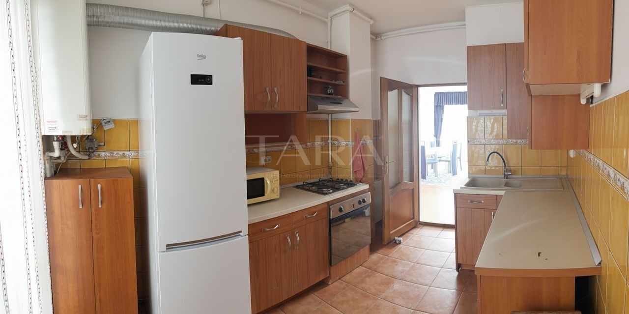 Apartament spațios, mobilat modern, cu parcare și garaj– zona Câmpului - Poză 6