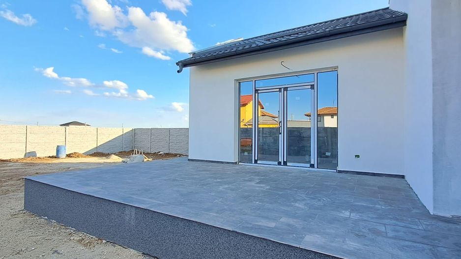 Casa individuala Dragomiresti Deal, utilitati, statii STB la 700 metri - Poză 4